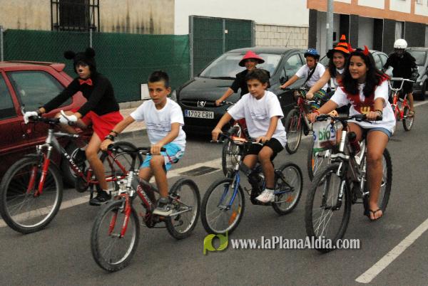 �?xito de convocatoria en la marcha ciclista organizada en el barrio de San Ramón