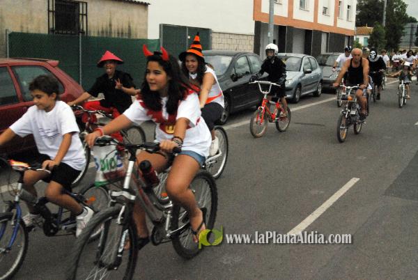 �?xito de convocatoria en la marcha ciclista organizada en el barrio de San Ramón