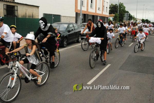 �?xito de convocatoria en la marcha ciclista organizada en el barrio de San Ramón