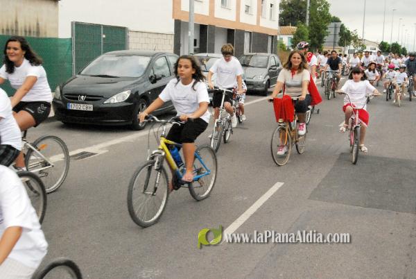 �?xito de convocatoria en la marcha ciclista organizada en el barrio de San Ramón