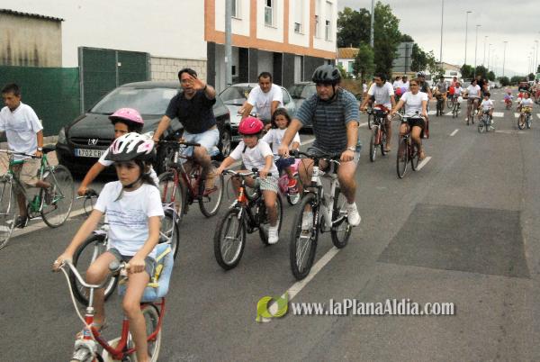 �?xito de convocatoria en la marcha ciclista organizada en el barrio de San Ramón