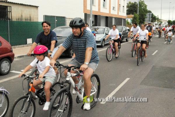�?xito de convocatoria en la marcha ciclista organizada en el barrio de San Ramón
