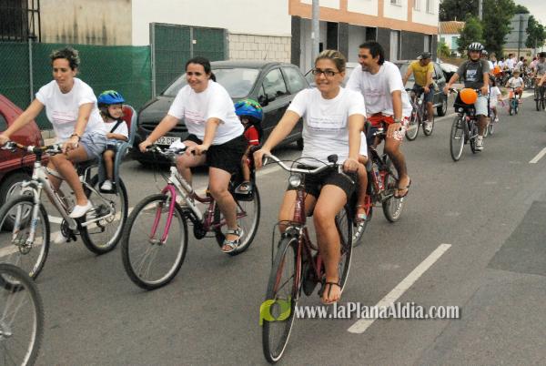 �?xito de convocatoria en la marcha ciclista organizada en el barrio de San Ramón