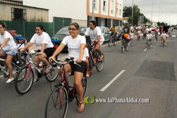 �?xito de convocatoria en la marcha ciclista organizada en el barrio de San Ramón