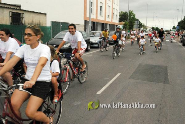 �?xito de convocatoria en la marcha ciclista organizada en el barrio de San Ramón