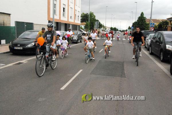 �?xito de convocatoria en la marcha ciclista organizada en el barrio de San Ramón