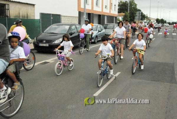 �?xito de convocatoria en la marcha ciclista organizada en el barrio de San Ramón
