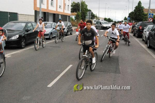 �?xito de convocatoria en la marcha ciclista organizada en el barrio de San Ramón