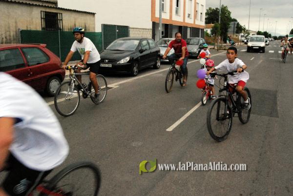 �?xito de convocatoria en la marcha ciclista organizada en el barrio de San Ramón
