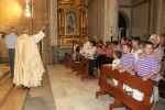 Los niños, bajo la protección de la Virgen.