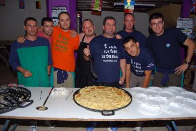 La Peña Ha tuke tinporta hace una tortilla de patatas de 120 huevos