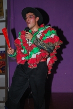 Los disfraces copan la noche festiva.