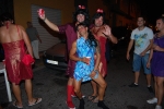 Los disfraces copan la noche festiva.