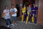 Los disfraces copan la noche festiva.