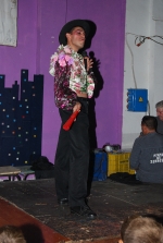 Los disfraces copan la noche festiva.
