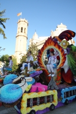 El Barri València logra el primer premio en las carrozas de la Batalla de Flors
