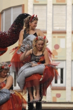El Barri València logra el primer premio en las carrozas de la Batalla de Flors