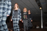 Desfile de moda organizado por la falla Barri d\'Onda