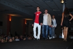 Desfile de moda organizado por la falla Barri d\'Onda