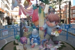 Las fallas ya lucen en la ciudad.