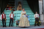 La Vall ofrece flores a la 