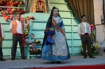 La Vall ofrece flores a la 
