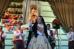 La Vall ofrece flores a la 