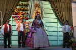 La Vall ofrece flores a la 