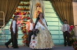 La Vall ofrece flores a la 