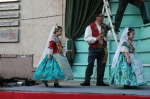 La Vall ofrece flores a la 