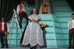 La Vall ofrece flores a la 