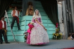 La Vall ofrece flores a la 