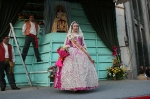 La Vall ofrece flores a la 