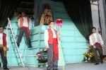 La Vall ofrece flores a la 