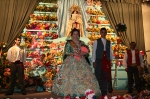 La Vall ofrece flores a la 