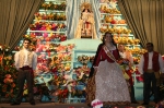 La Vall ofrece flores a la 