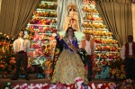 La Vall ofrece flores a la 