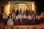La Vall ofrece flores a la 