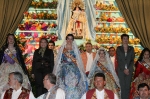 La Vall ofrece flores a la 
