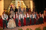 La Vall ofrece flores a la 