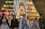La Vall ofrece flores a la 