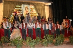 La Vall ofrece flores a la 