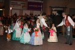 La Vall ofrece flores a la 