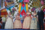 La vuelta oficial a las fallas y el nombramiento de falleras de honor centran los actos del día.