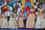 La vuelta oficial a las fallas y el nombramiento de falleras de honor centran los actos del día.