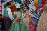 La vuelta oficial a las fallas y el nombramiento de falleras de honor centran los actos del día.