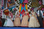 La vuelta oficial a las fallas y el nombramiento de falleras de honor centran los actos del día.