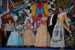 La vuelta oficial a las fallas y el nombramiento de falleras de honor centran los actos del día.