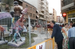 El presidente de la diputación visita la falla ganadora de La Vall d'Uixó.