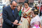 El presidente de la diputación visita la falla ganadora de La Vall d'Uixó.